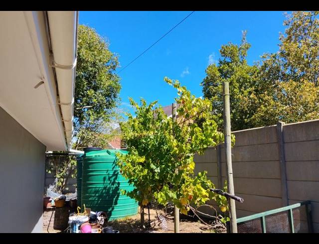 4 BEDROOM HOUSE FOR SALE IN DANA BAY